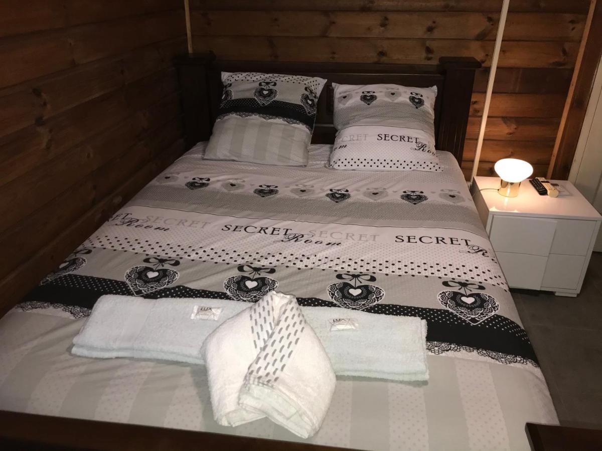 Chambre1 Résidence Beauregard Koungou Esterno foto